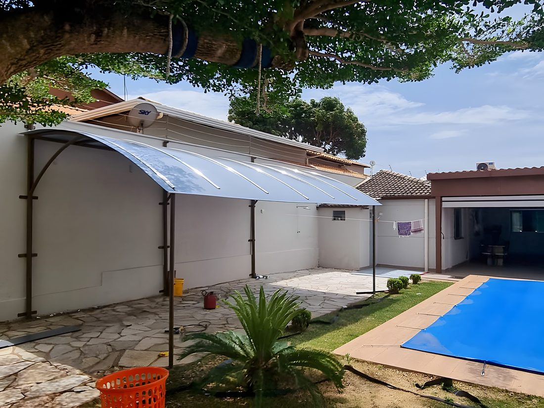 Obra de policarbonato da Dinâmica Toldos em Brasília 1